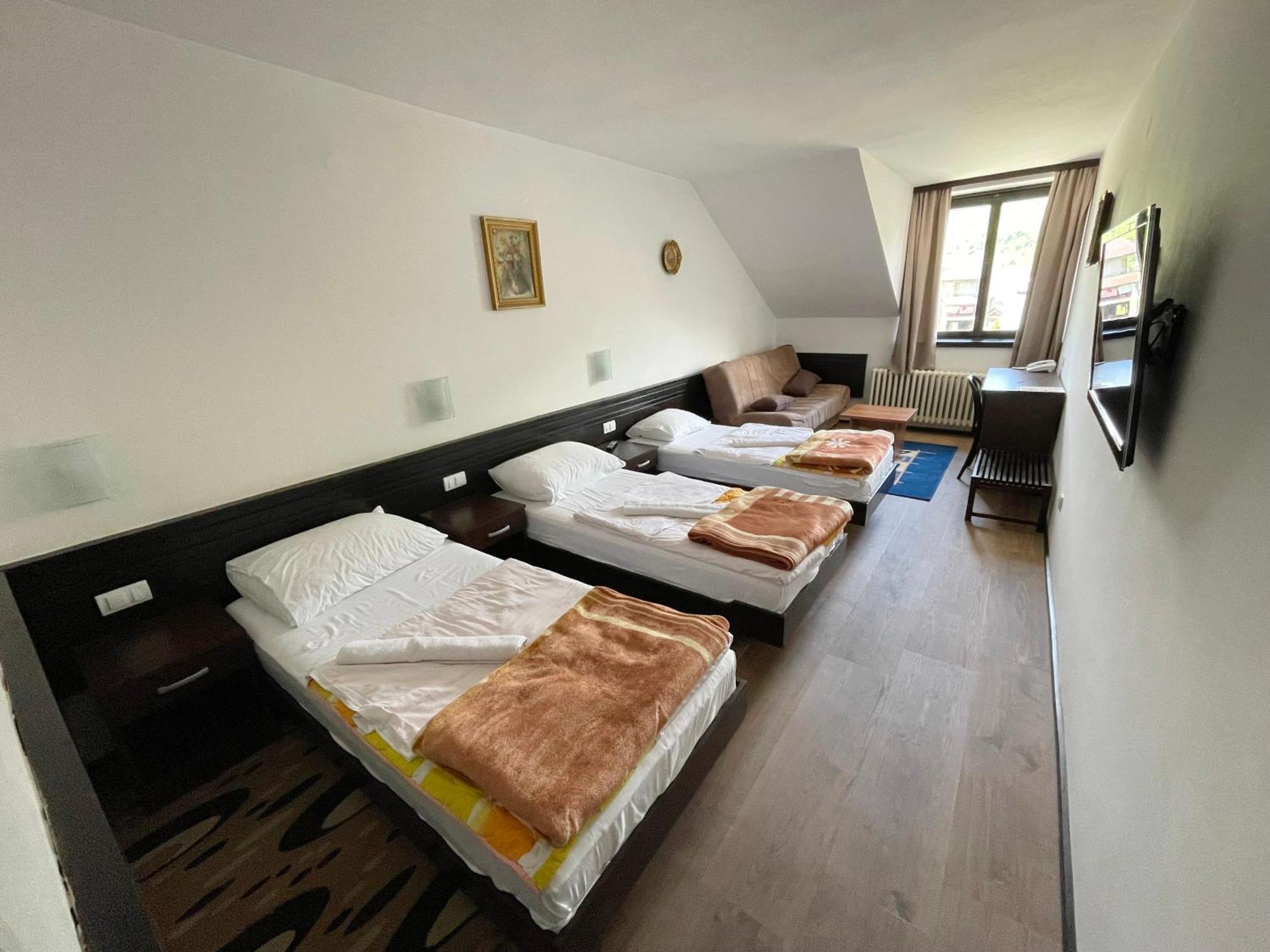 Hotel Komovi Andrijevica Bilik gambar
